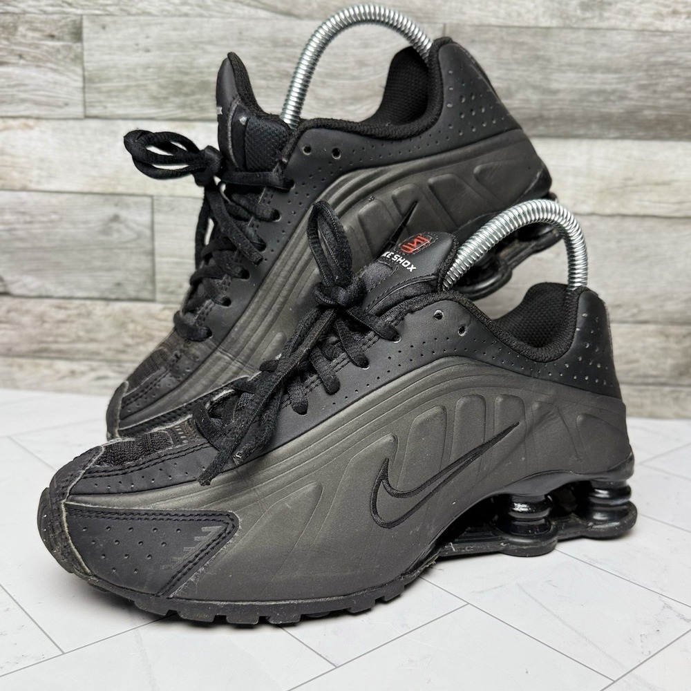 Nike Shox R4 - GS Size 4.5 Y -  Unisex Athletic Sneaker Black CW2626-003